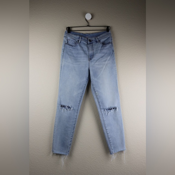 Urban Outfitters BDG Twig High Rise Distressed Jean - Picture 1 of 11